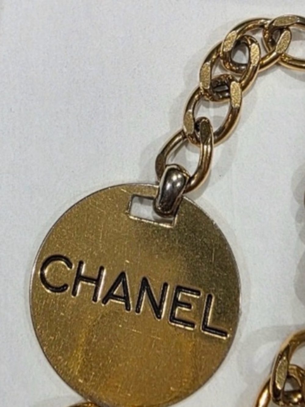 Chanel Vintage Belt Attachment Or Bag Hangtag Medallion 24k Gold Plated View 5